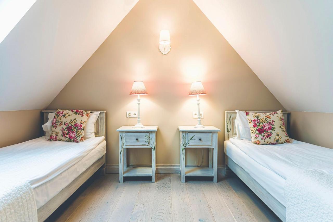 Hotel Lubinowe Wzgorze - Wioska Zdrowia à Nałęczów Extérieur photo